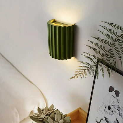 Theo – Nordic Style Resin Wandleuchte
