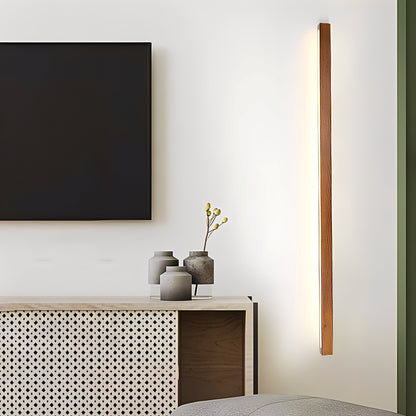Muto – Lineare Holz-Wandlampe