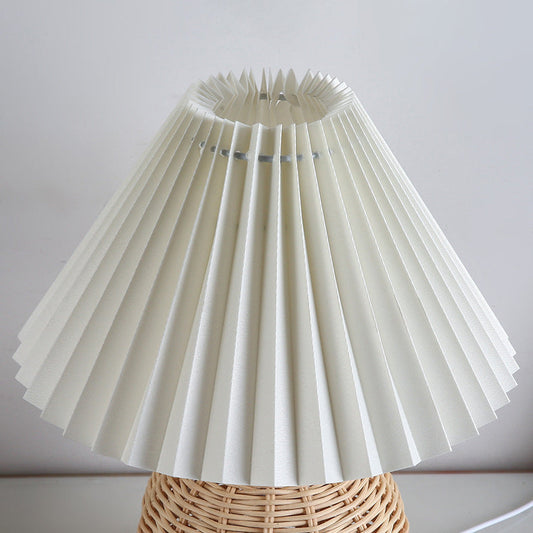 Elodia – Gefaltete Lampe für den Nachttisch