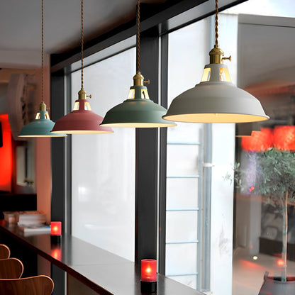 Mella – Industrie-Hängelampe im Macaron-Design aus Metall