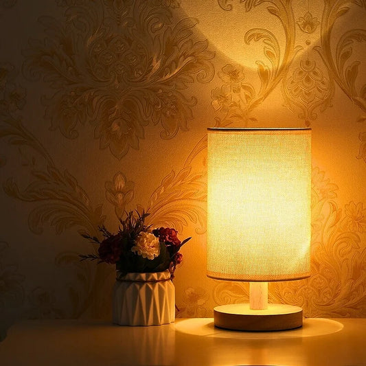 Lunora – Nachtlampe aus massivem Holz