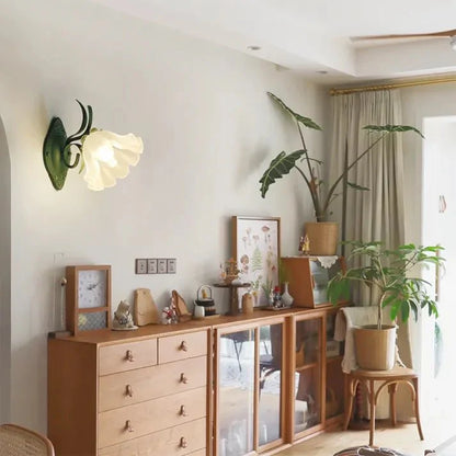 Liora – Maiglöckchen Blume Wandlampe