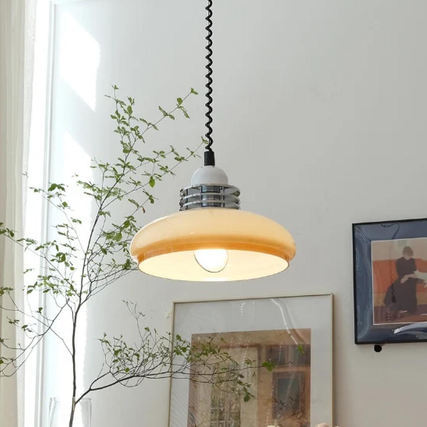 Ingrid – Bauhaus Hängeleuchte aus Glas