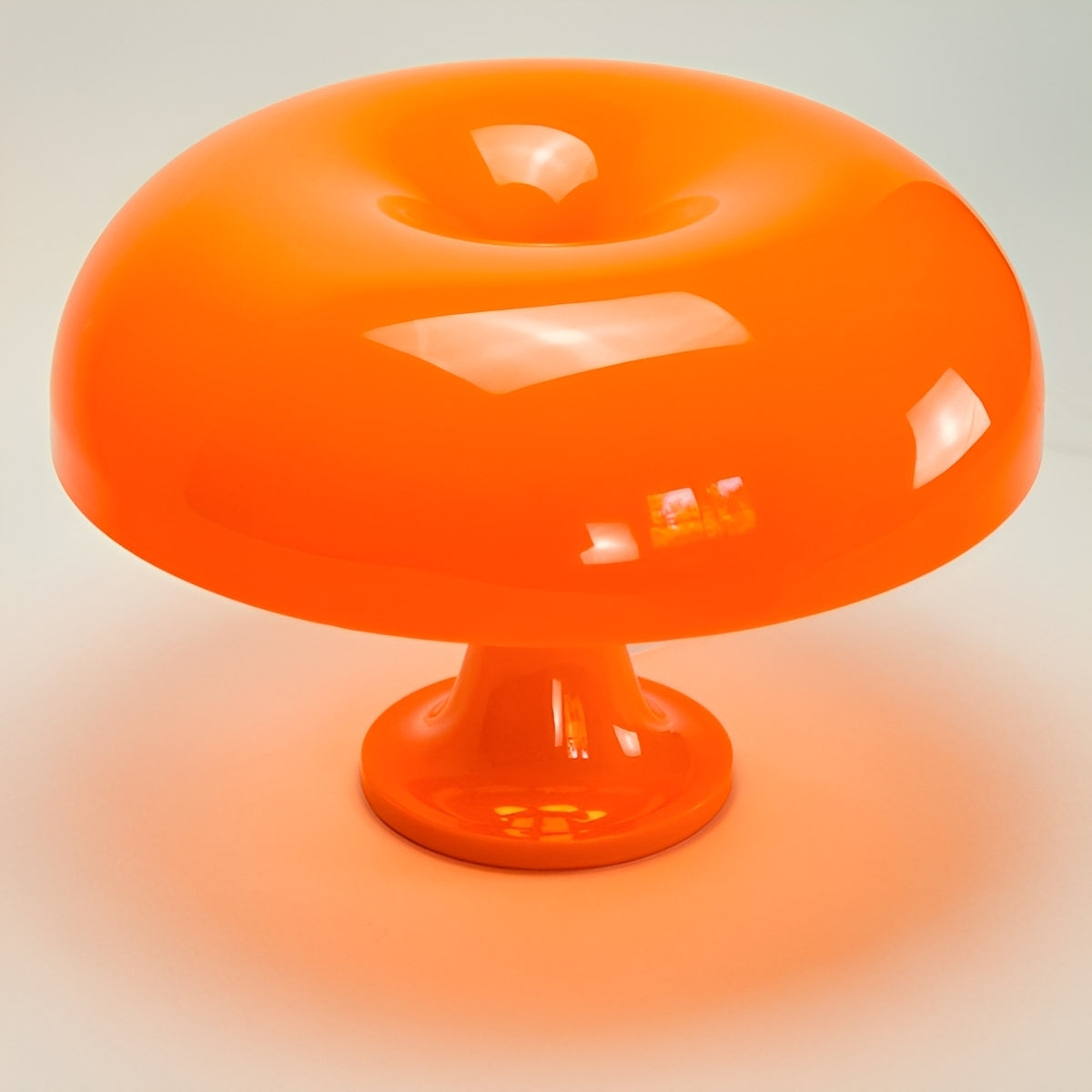 Mira – Verstellbare Pilz Tischlampe mit USB
