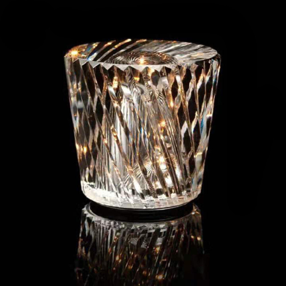 Aurelia – Kabellose Kristalllampe für den Tisch mit LED-Technologie