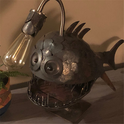 AnglerRetro – Tischlampe im Tiefsee-Anglerfisch-Design