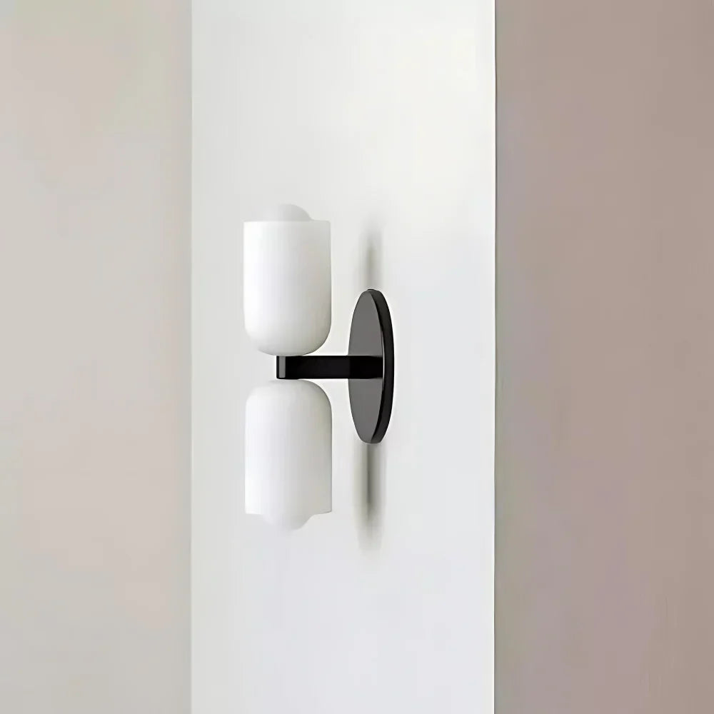Sam – Schlichte Acryl-Wandlampe