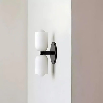 Sam – Schlichte Acryl-Wandlampe