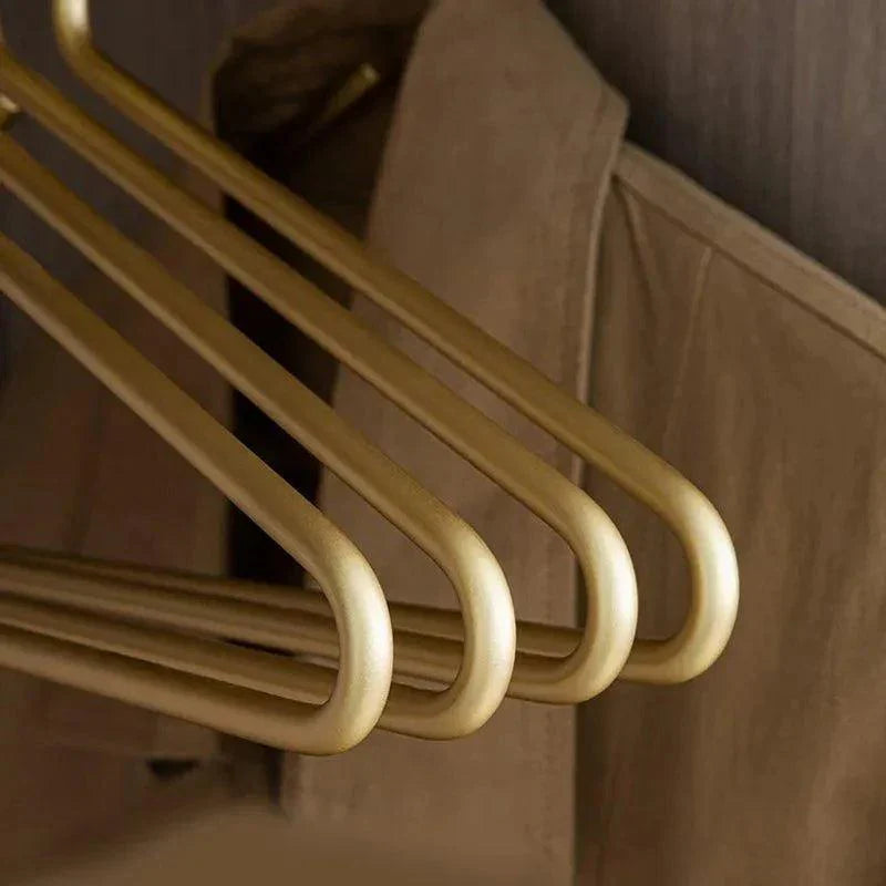 Ravo – Robuster Aluminium-Halter für Kleidung und Hosen