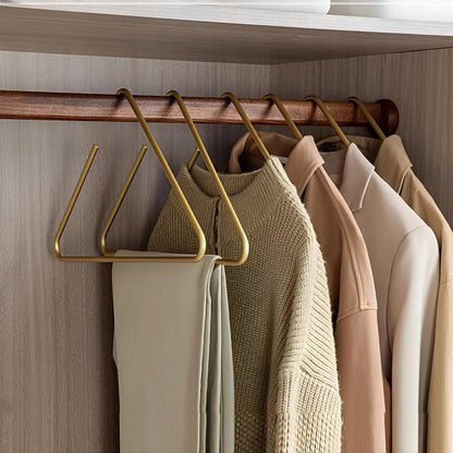 Hikari – Moderner Kleiderständer in Gold & Silber