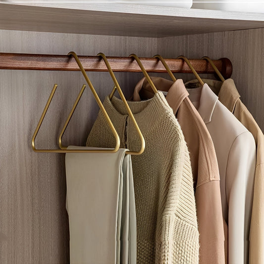 Hikari – Moderner Kleiderständer in Gold & Silber