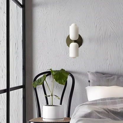 Sam – Schlichte Acryl-Wandlampe