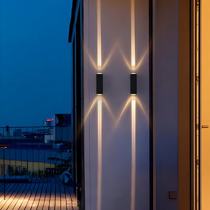 Laura – Wettergeschützte LED Außenwandlampe