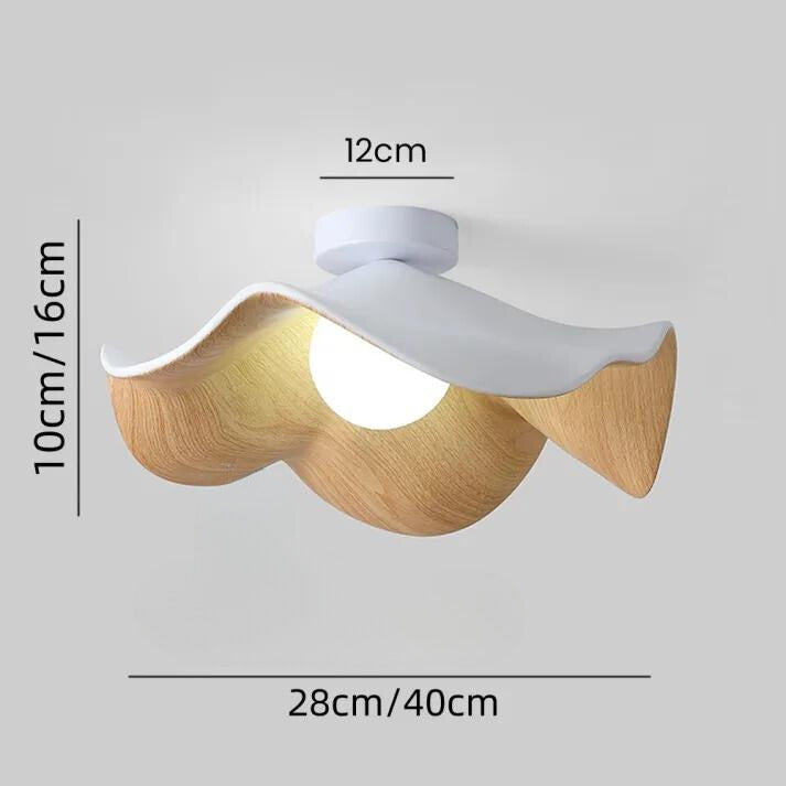 Liana – Deckenlampe aus Holz und Harz: Nordische Eleganz in Lotusform