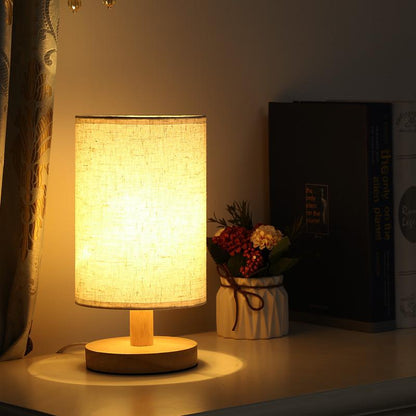 Lunora – Nachtlampe aus massivem Holz