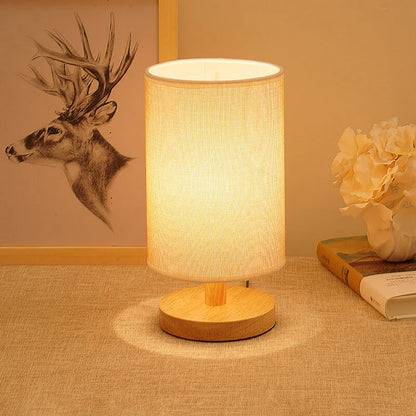 Lunora – Nachtlampe aus massivem Holz