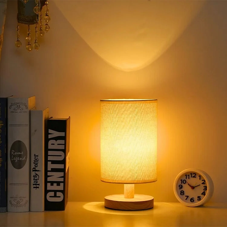 Lunora – Nachtlampe aus massivem Holz