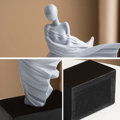 Meilin – Kunstfigur im skulpturalen Design