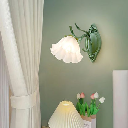Liora – Maiglöckchen Blume Wandlampe