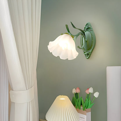 Vivia – Blumen-Wandleuchte
