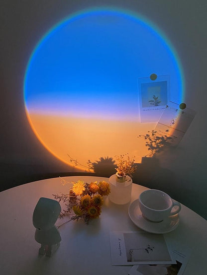 AstroRise – LED-Tischlampe im Astronautenstil mit Sonnenuntergangslicht