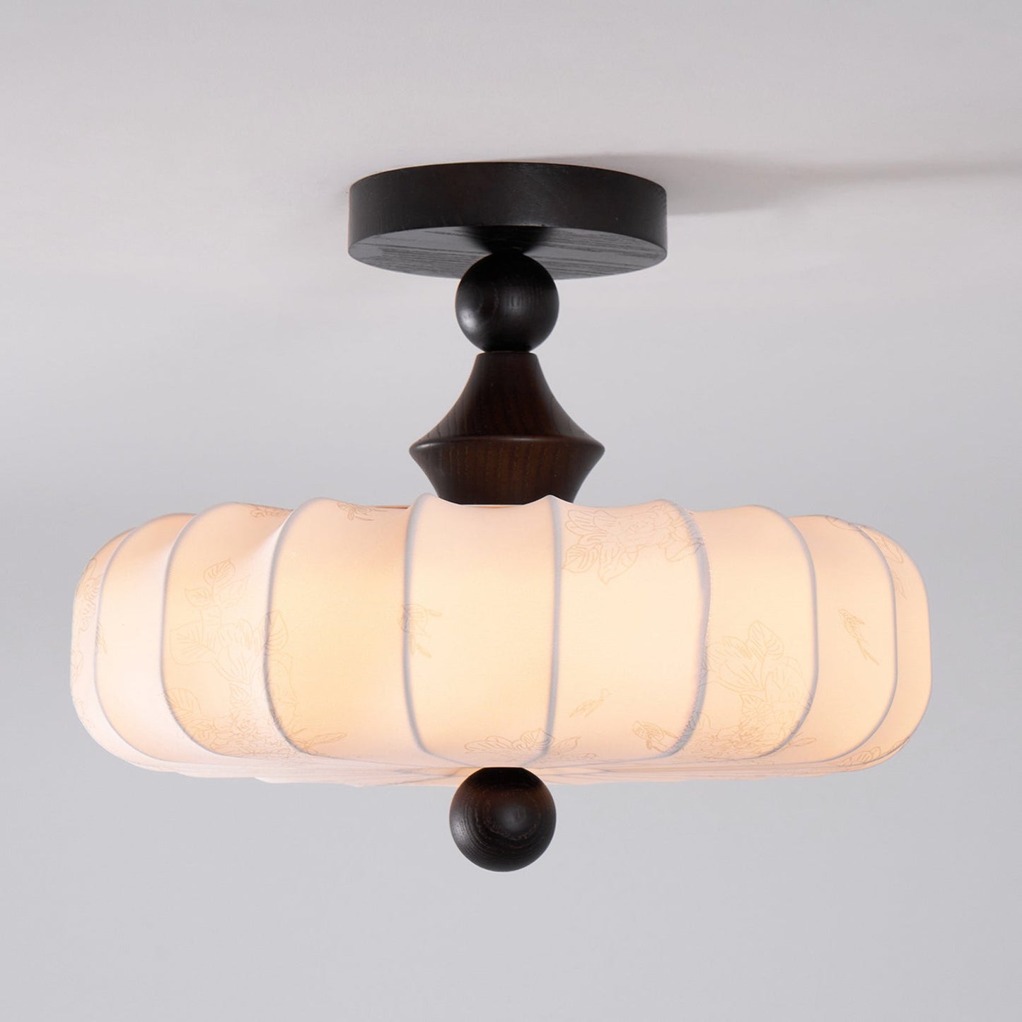 Anela – Natürliche Lampe aus Eschenholz und Stoff