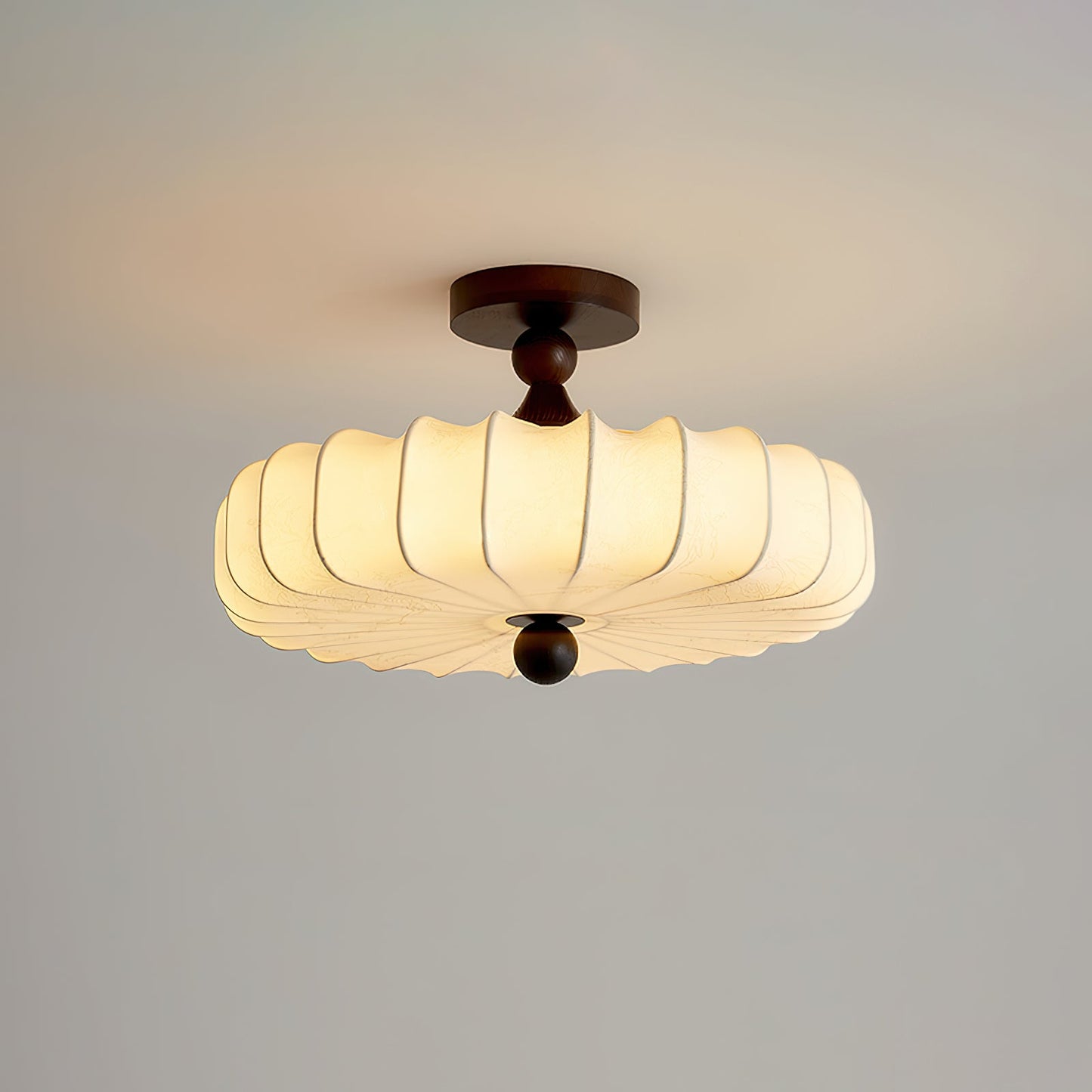 Anela – Natürliche Lampe aus Eschenholz und Stoff