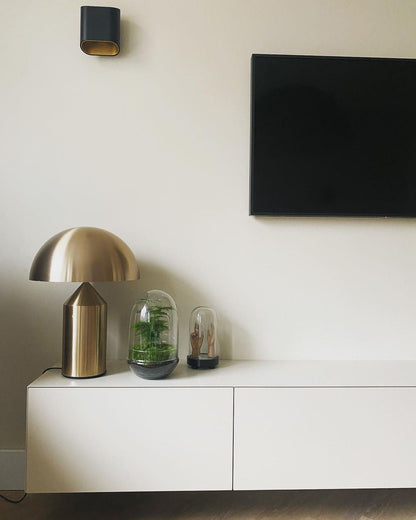 Stella – Metall-Tischlampe im Skulptur-Design