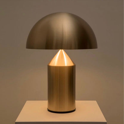 Stella – Metall-Tischlampe im Skulptur-Design