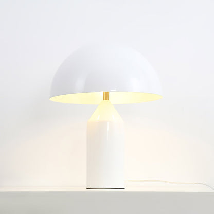 Stella – Metall-Tischlampe im Skulptur-Design