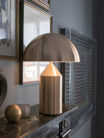 Stella – Metall-Tischlampe im Skulptur-Design