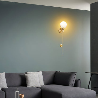 Kristy – Messing-Wandlampe aus Alabaster