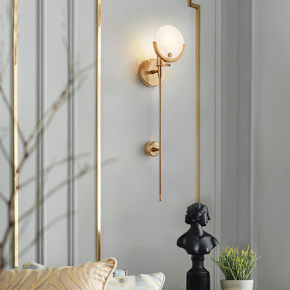 Kristy – Messing-Wandlampe aus Alabaster