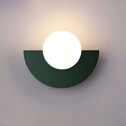 Lia – Farbige Wandlampe für Akzentwände