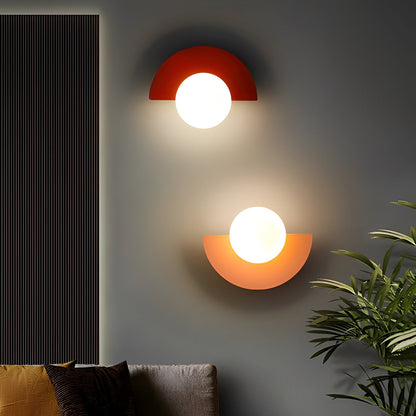 Lia – Farbige Wandlampe für Akzentwände