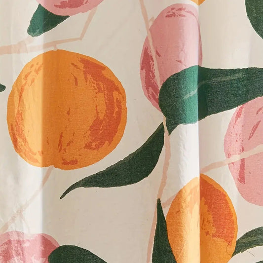 PfirsichFall – Verspielter Duschvorhang mit fruchtigem Design