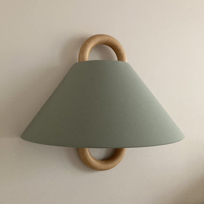 Alina – Wandlampe aus Buchenholz