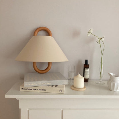 Alina – Wandlampe aus Buchenholz
