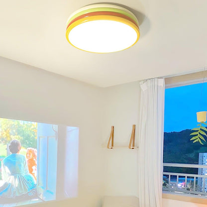 Akira – Farbige Deckenleuchte im skandinavischen Design