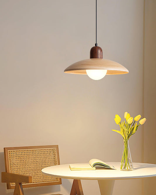 Ylva – Hängeleuchte im Walnussholz-Design