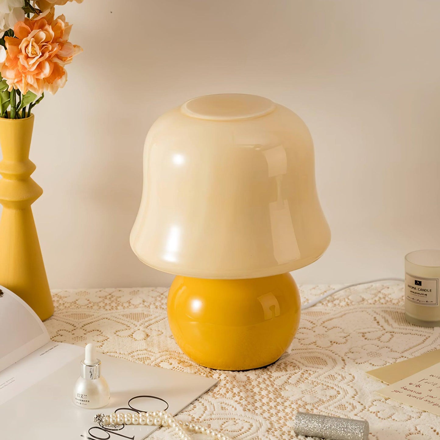Zara – Pilzförmige Tischlampe aus glänzendem Glas