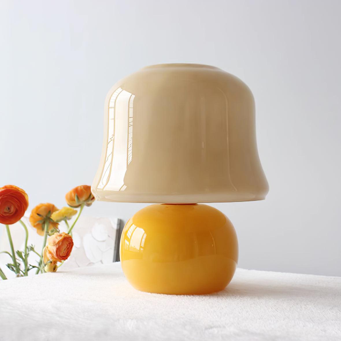 Zara – Pilzförmige Tischlampe aus glänzendem Glas