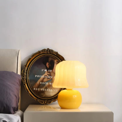 Zara – Pilzförmige Tischlampe aus glänzendem Glas