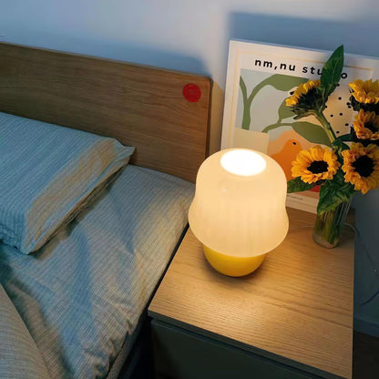 Zara – Pilzförmige Tischlampe aus glänzendem Glas