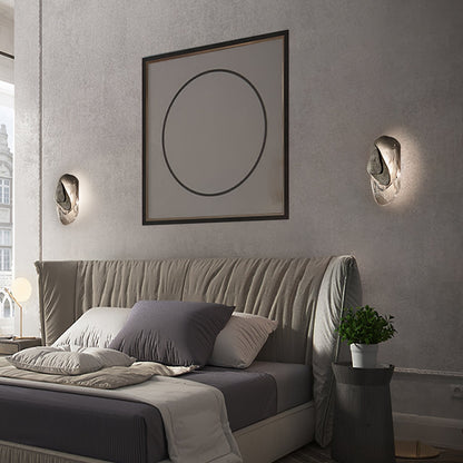 Katara – Designer Wandleuchte mit Kristallakzenten