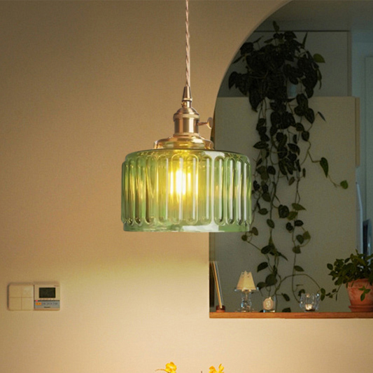 Vionna – Fantasievoller Kronleuchter aus Messing und Glas