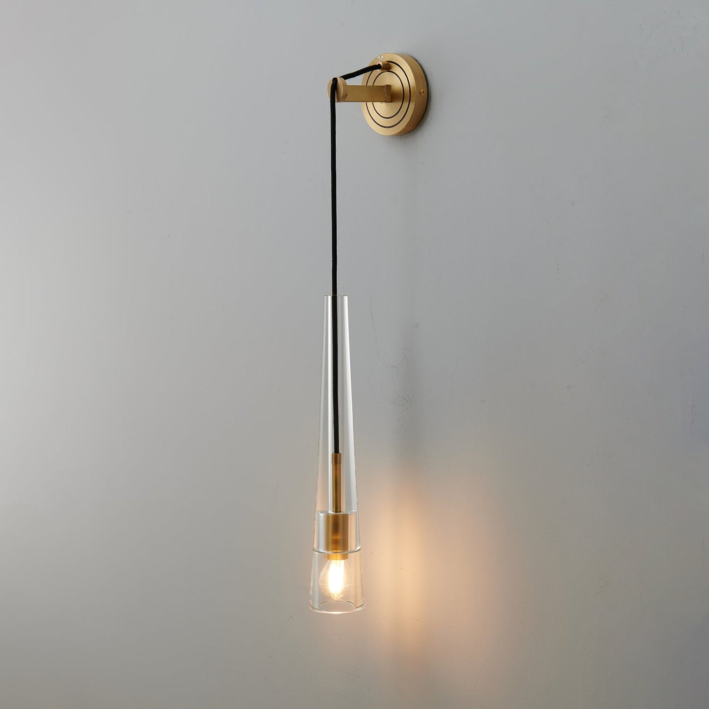 Selina – Kristall-Wandleuchte im modernen Luxus-Stil