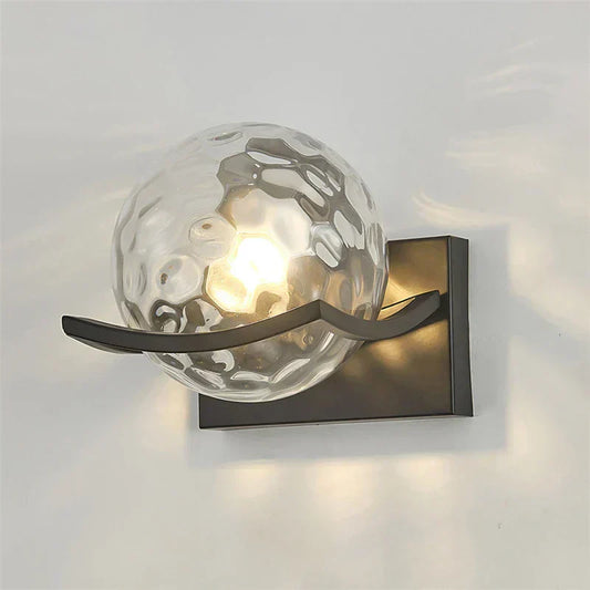 Nolan – Moderne LED-Wandlampe aus Glas