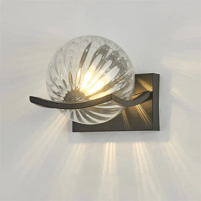 Nolan – Moderne LED-Wandlampe aus Glas