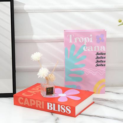 Izzy – Dekorative Bücher im einfachen Stil